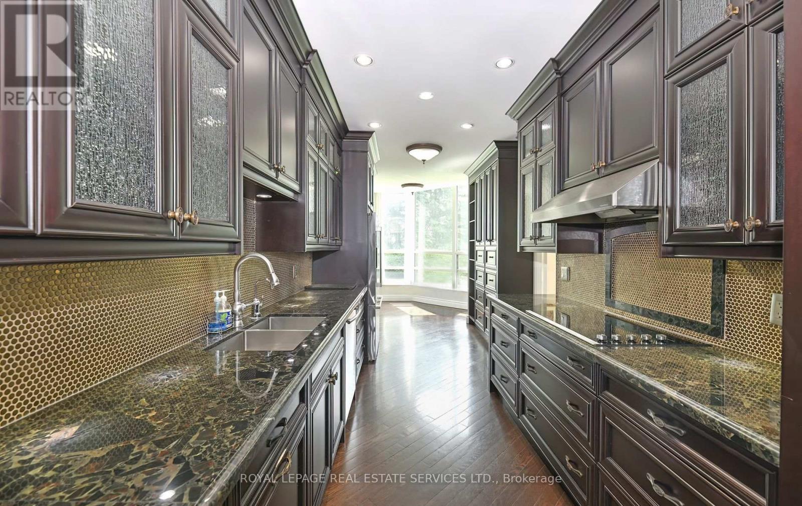 












113 - 7905 BAYVIEW AVENUE

,
Markham,




Ontario
L3T7N3

