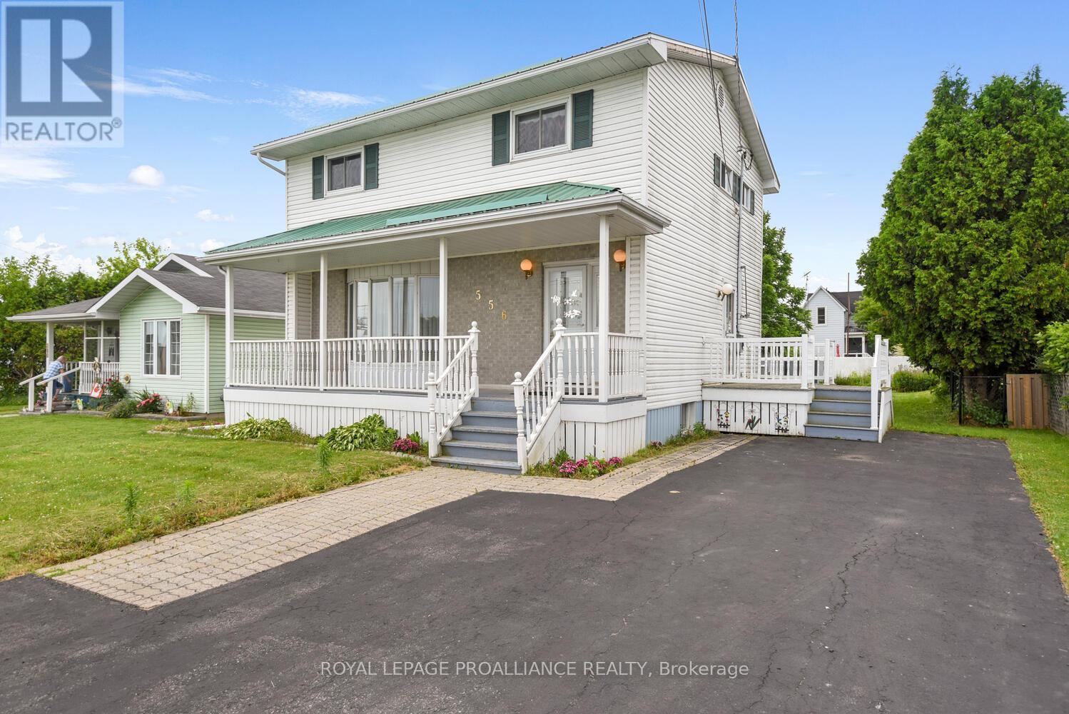 












556 MIDDLE STREET

,
Edwardsburgh/Cardinal,




Ontario
K0E1E0

