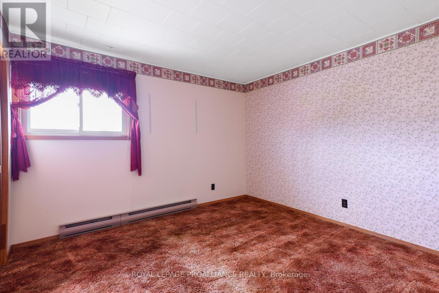 












556 MIDDLE STREET

,
Edwardsburgh/Cardinal,




Ontario
K0E1E0

