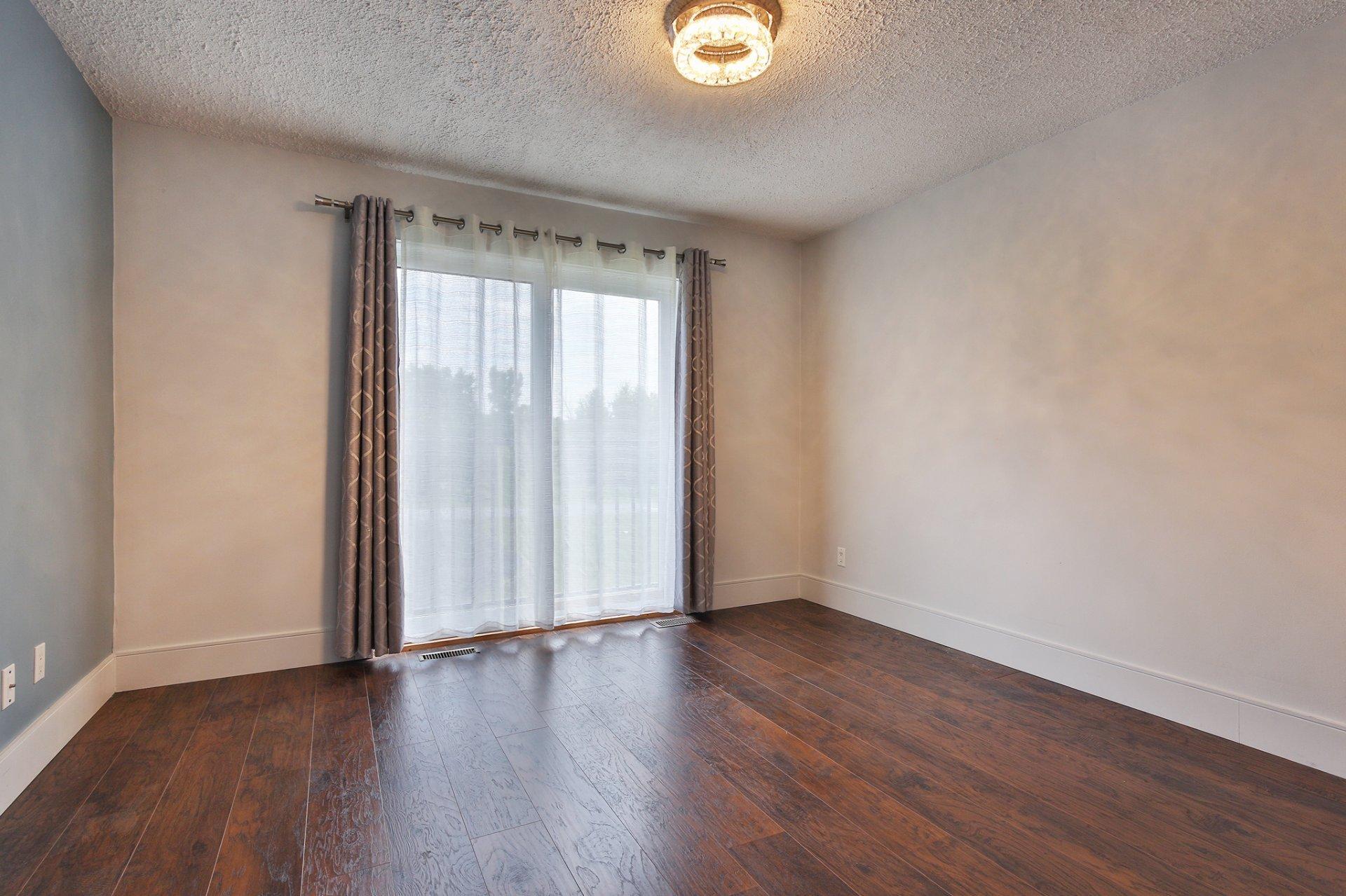 









106


Rg Cyr

,
Saint-Cyprien-de-Napierville,




QC
J0J1L0

