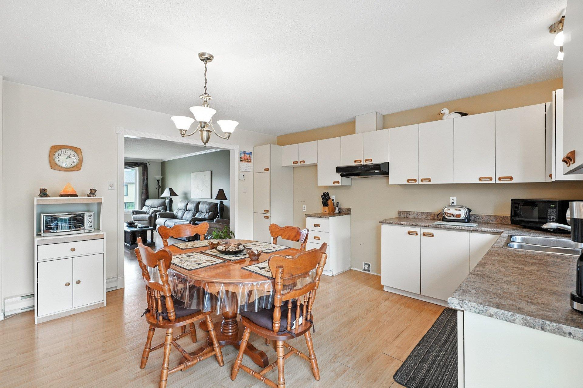 









54


Rue de Pierrefonds

,
Gatineau (Gatineau),




QC
J8T7L7

