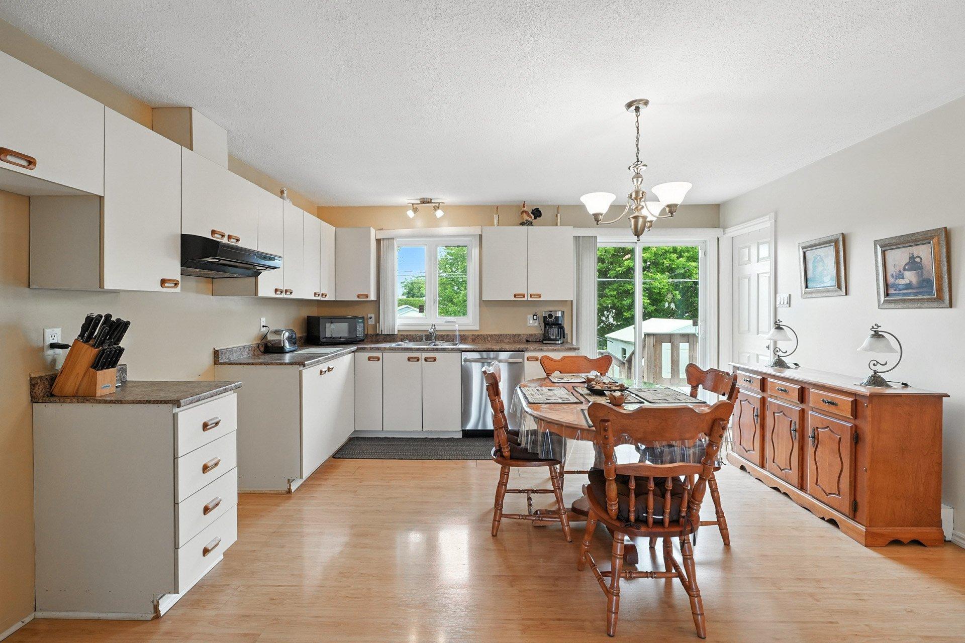 









54


Rue de Pierrefonds

,
Gatineau (Gatineau),




QC
J8T7L7

