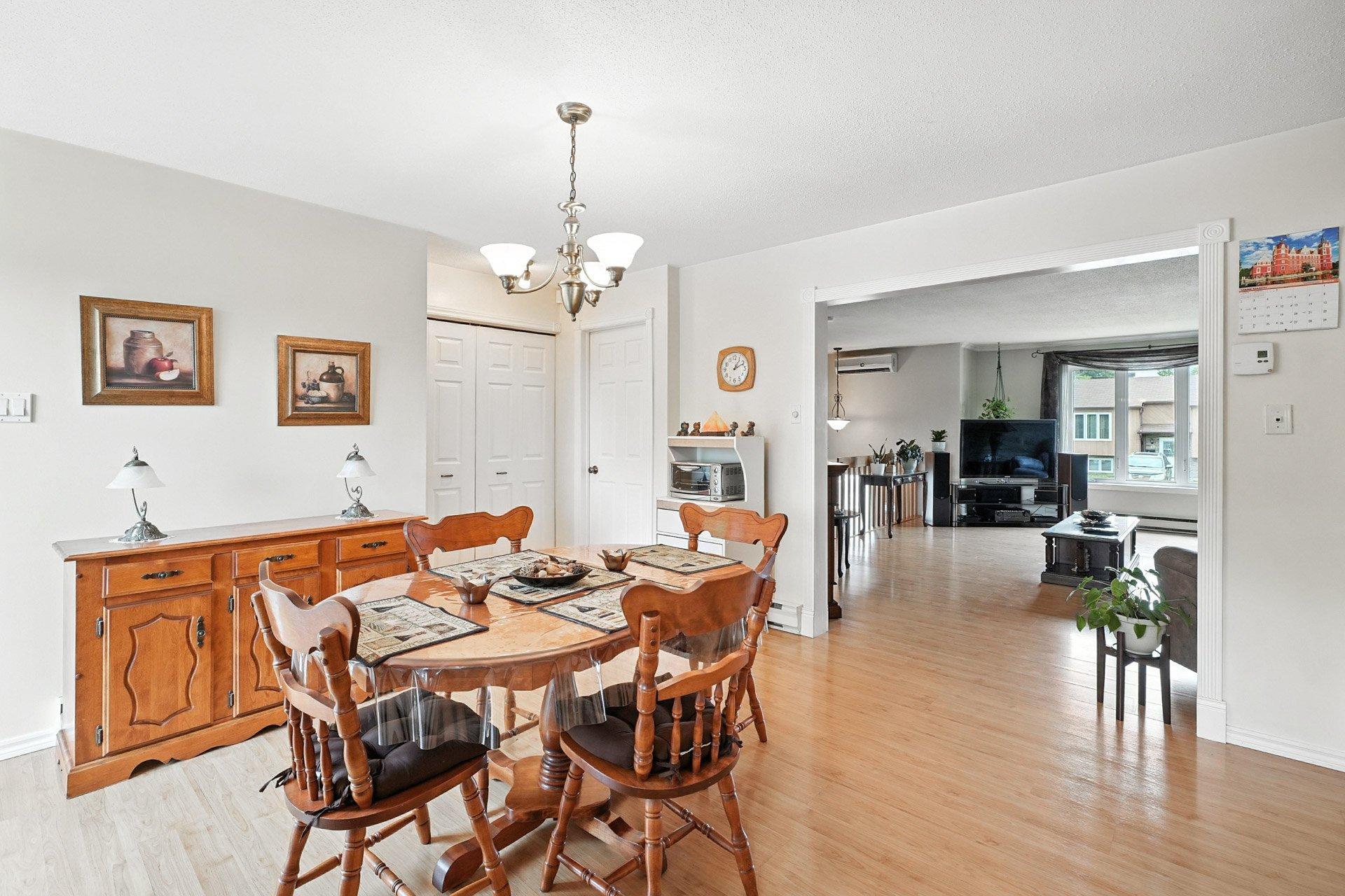









54


Rue de Pierrefonds

,
Gatineau (Gatineau),




QC
J8T7L7

