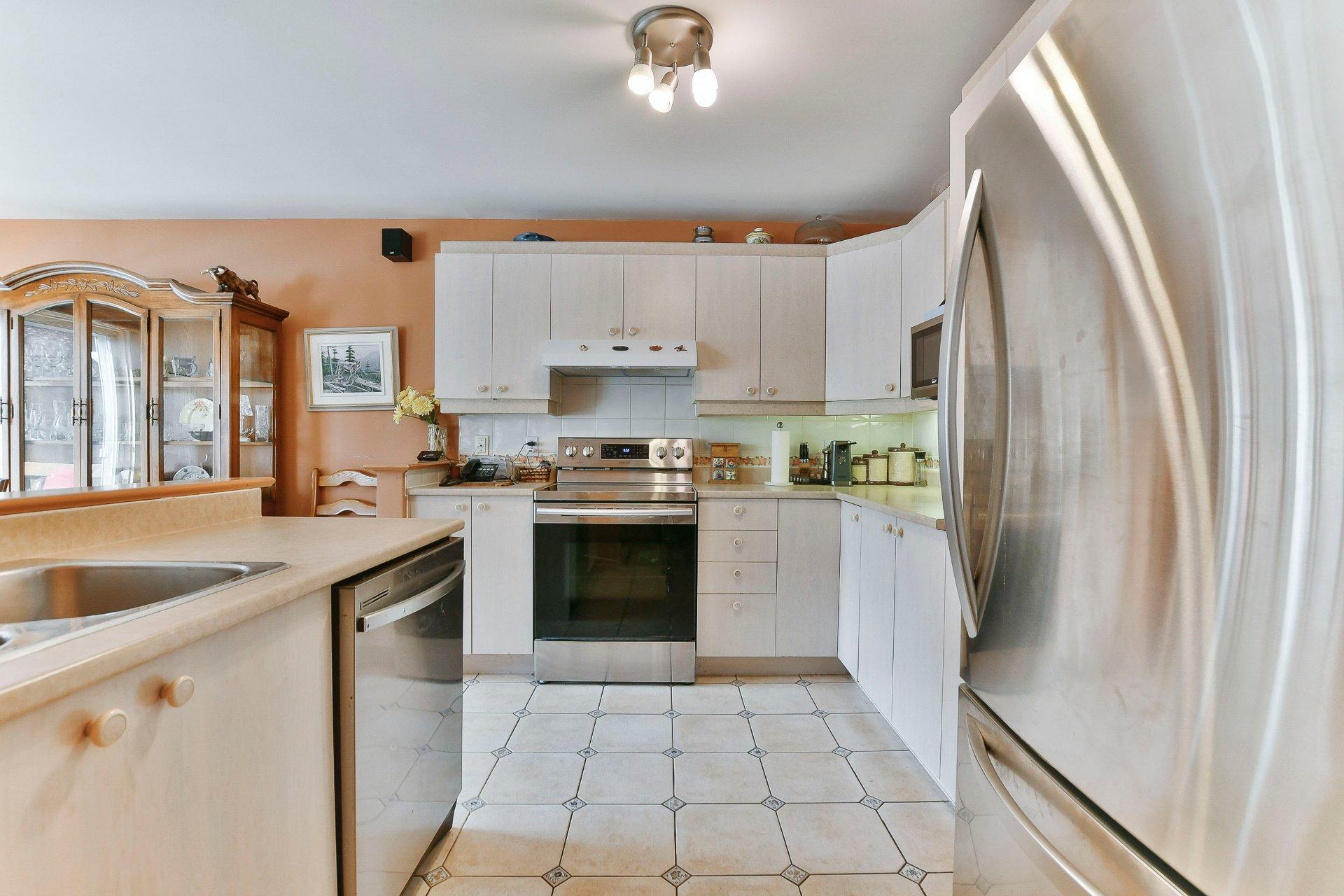 









537


Rue Sauvalle

,
Laval (Sainte-Dorothée),




QC
H7X3M9

