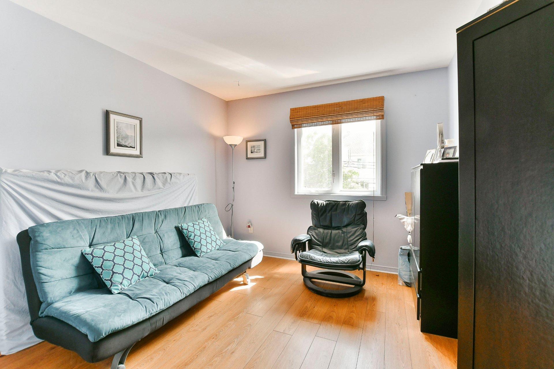 









537


Rue Sauvalle

,
Laval (Sainte-Dorothée),




QC
H7X3M9

