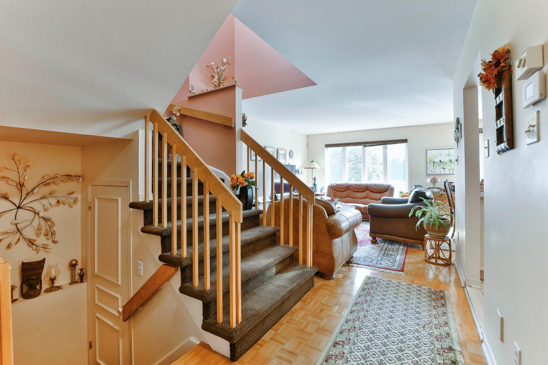 









537


Rue Sauvalle

,
Laval (Sainte-Dorothée),




QC
H7X3M9

