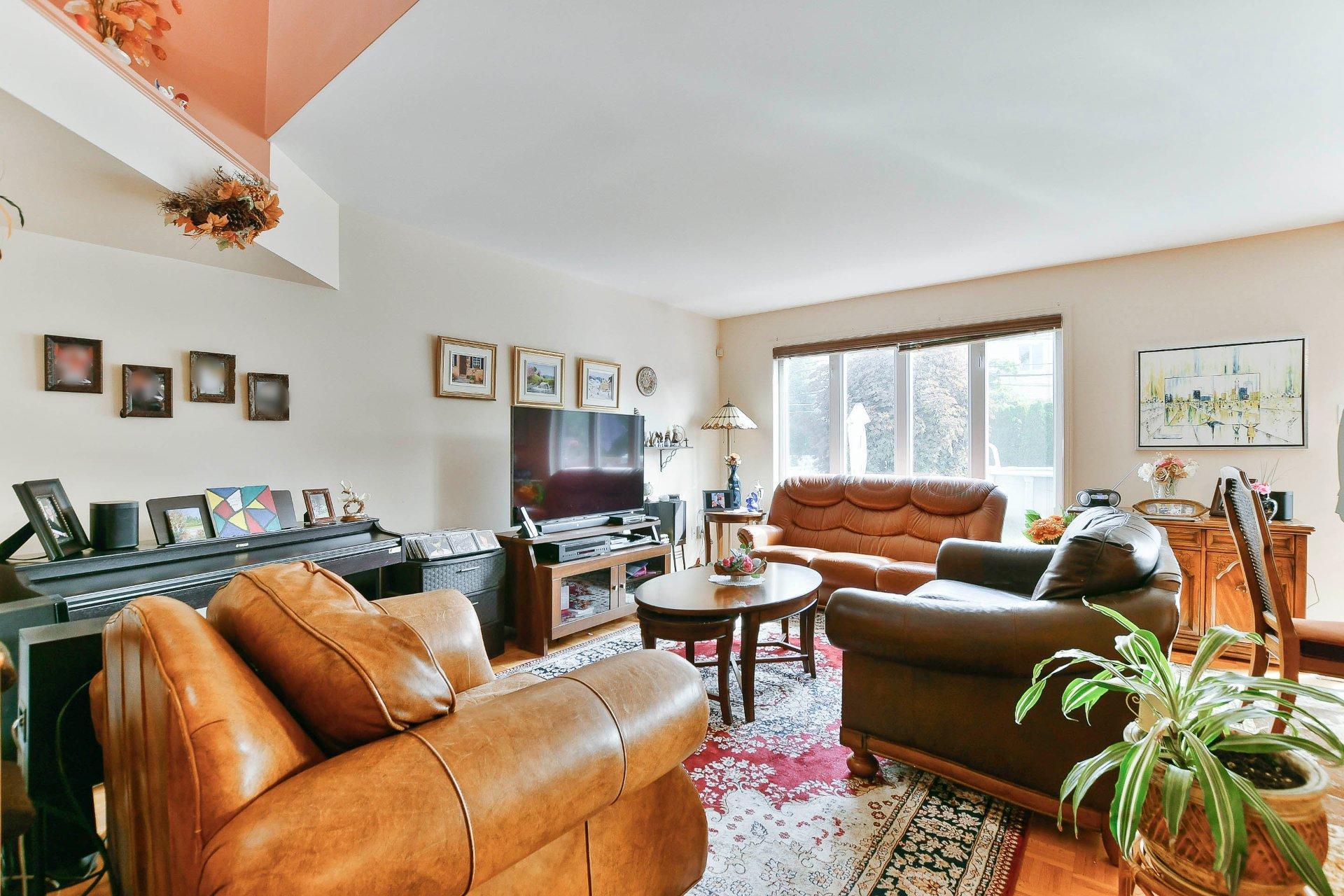 









537


Rue Sauvalle

,
Laval (Sainte-Dorothée),




QC
H7X3M9

