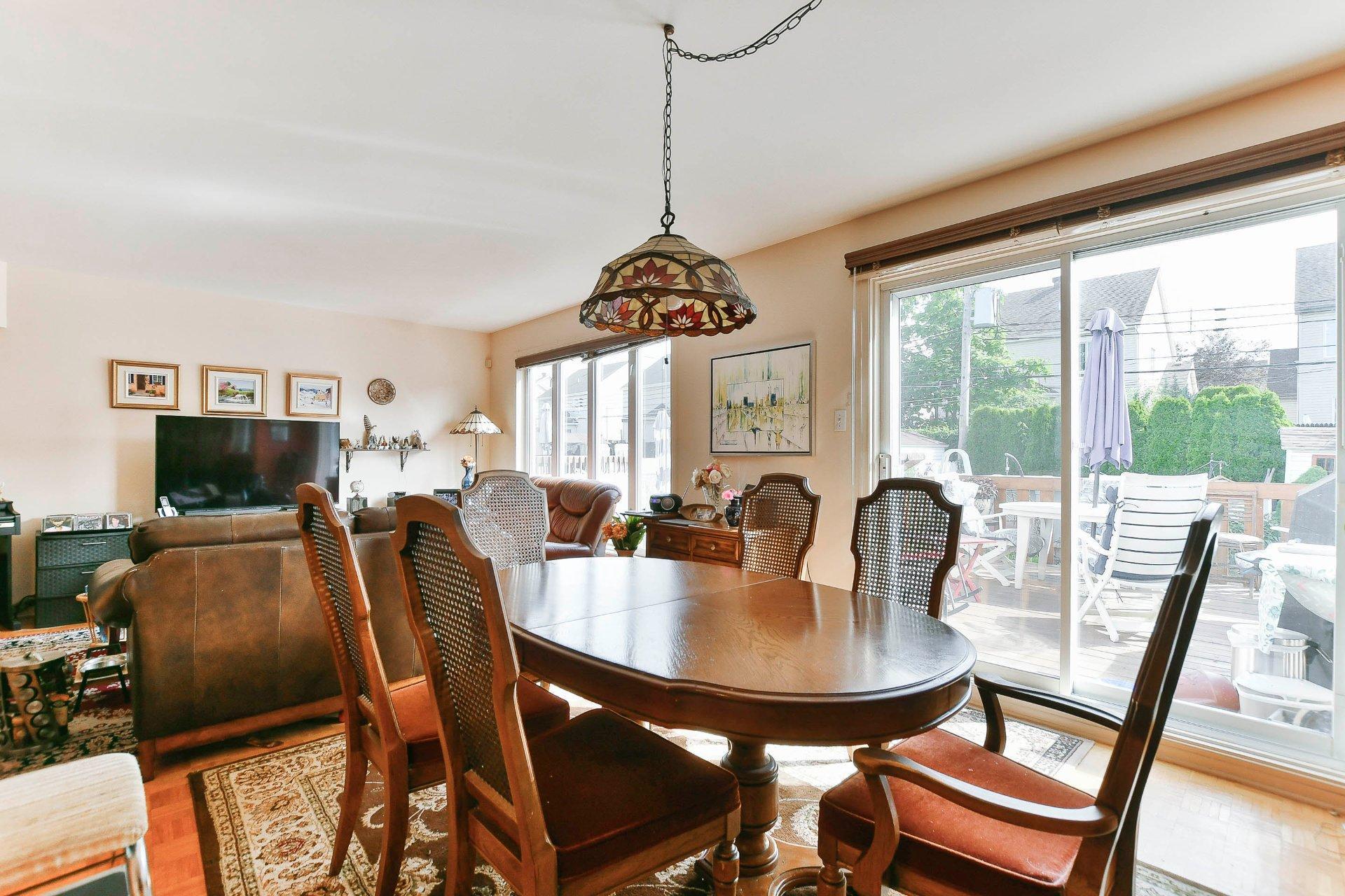









537


Rue Sauvalle

,
Laval (Sainte-Dorothée),




QC
H7X3M9

