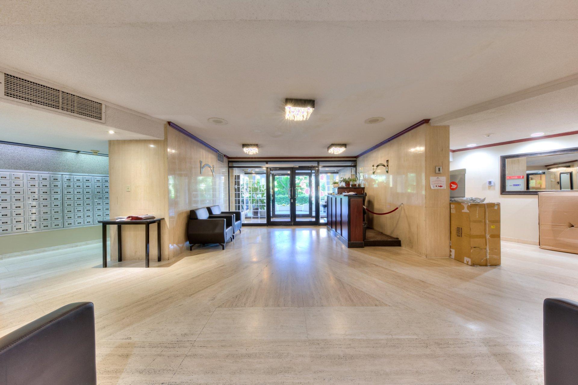 









2555


Av. du Havre-des-Îles

, 1507,
Laval (Chomedey),




QC
H7M4R4

