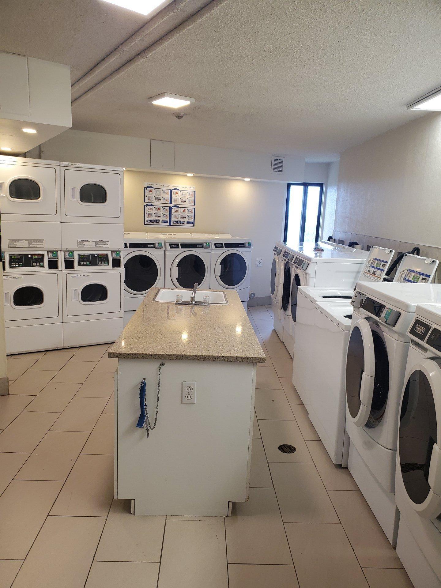 









2555


Av. du Havre-des-Îles

, 1507,
Laval (Chomedey),




QC
H7M4R4

