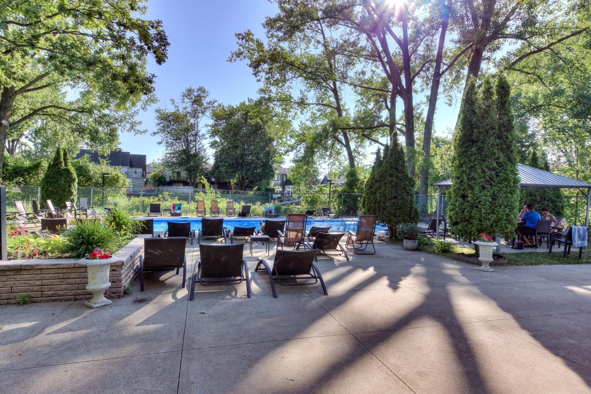 









2555


Av. du Havre-des-Îles

, 1507,
Laval (Chomedey),




QC
H7M4R4

