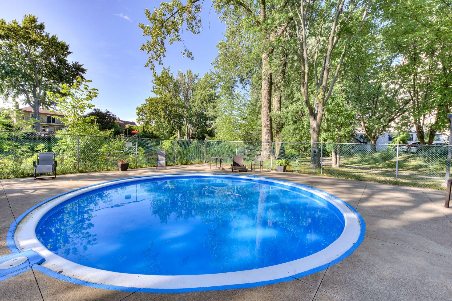 









2555


Av. du Havre-des-Îles

, 1507,
Laval (Chomedey),




QC
H7M4R4


