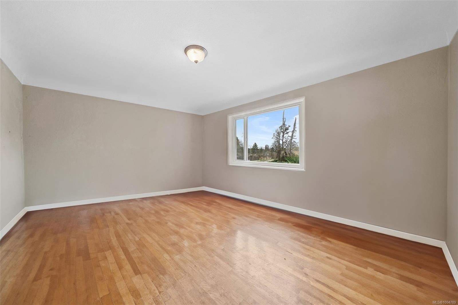 









120


Kamloops

Ave,
Saanich,




BC
V8Z 1W3

