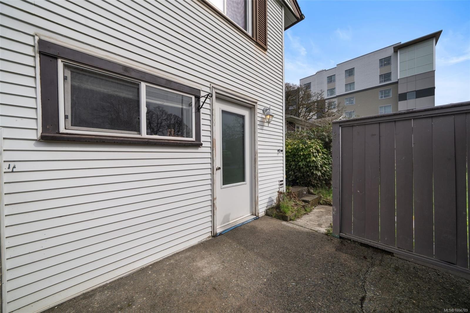 









120


Kamloops

Ave,
Saanich,




BC
V8Z 1W3

