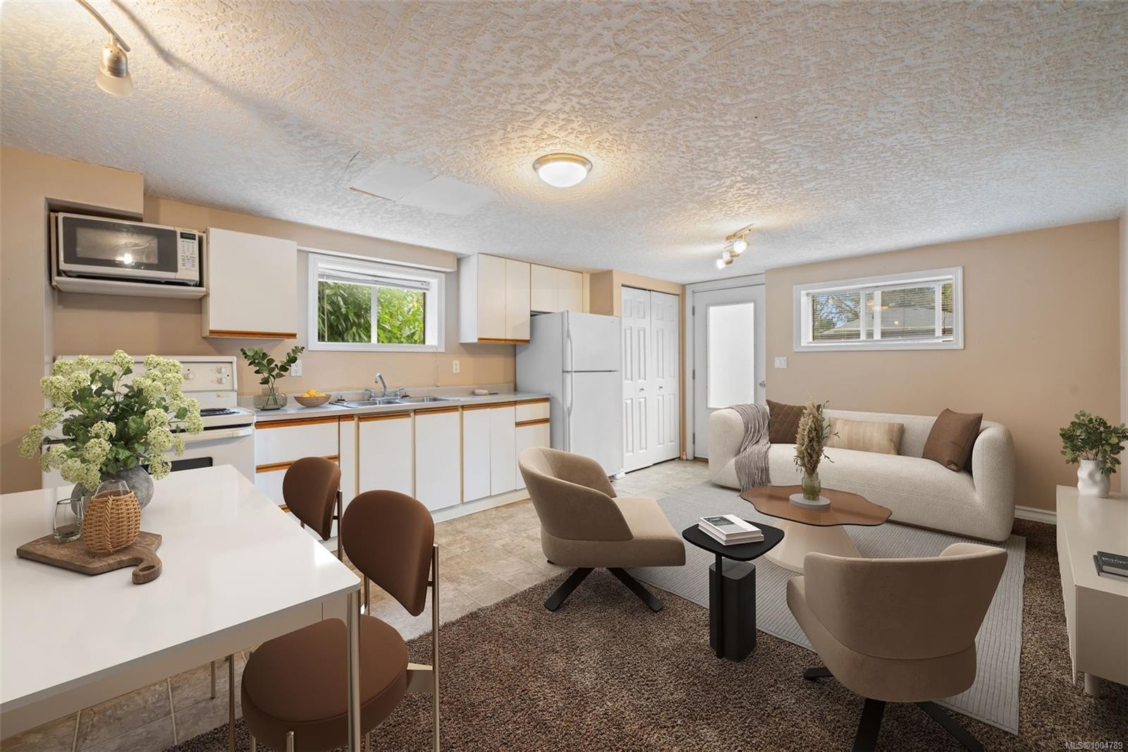 









120


Kamloops

Ave,
Saanich,




BC
V8Z 1W3

