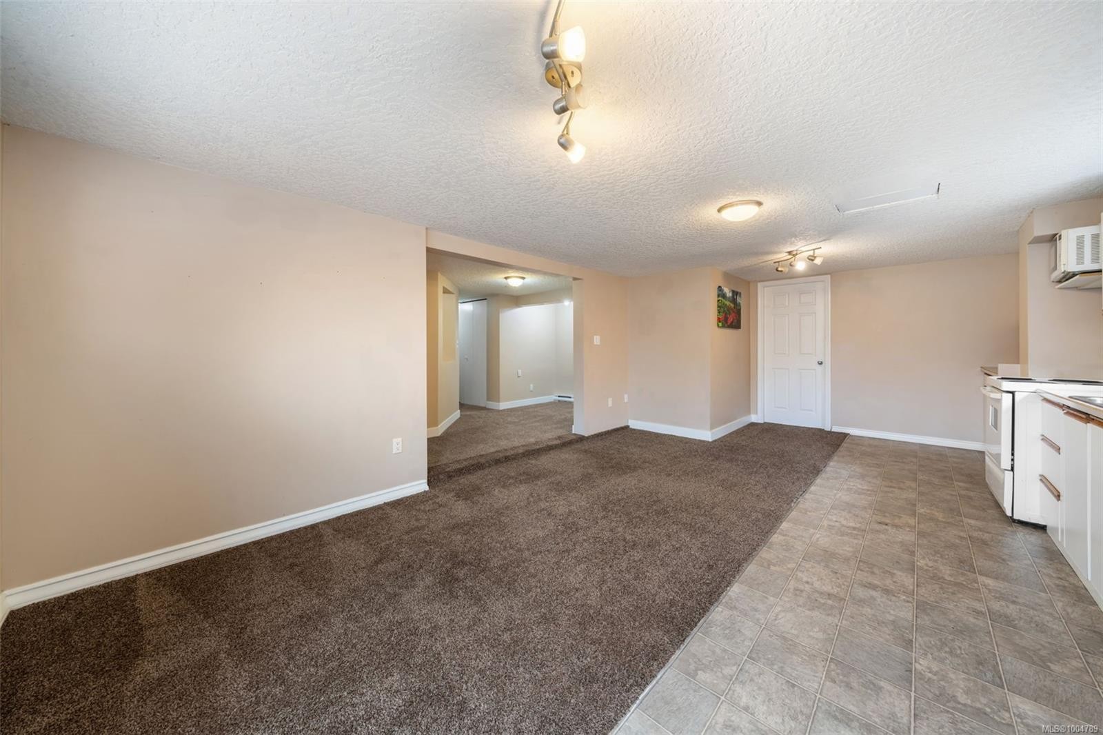 









120


Kamloops

Ave,
Saanich,




BC
V8Z 1W3

