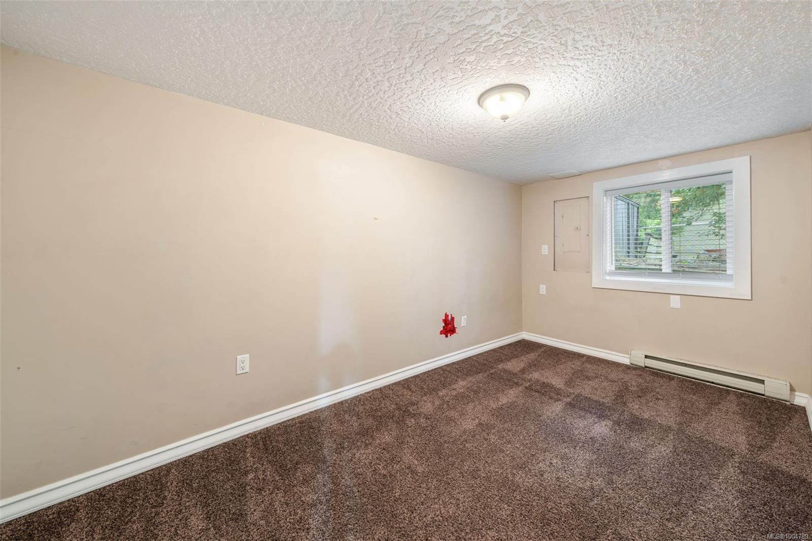 









120


Kamloops

Ave,
Saanich,




BC
V8Z 1W3

