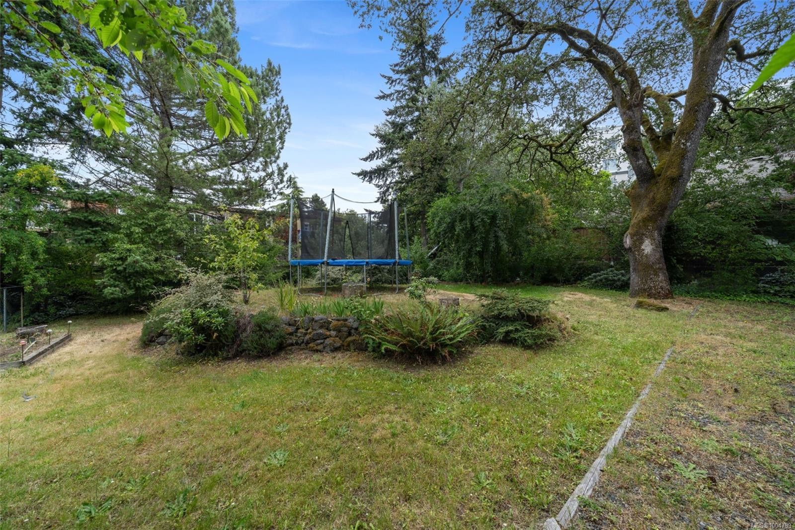 









120


Kamloops

Ave,
Saanich,




BC
V8Z 1W3

