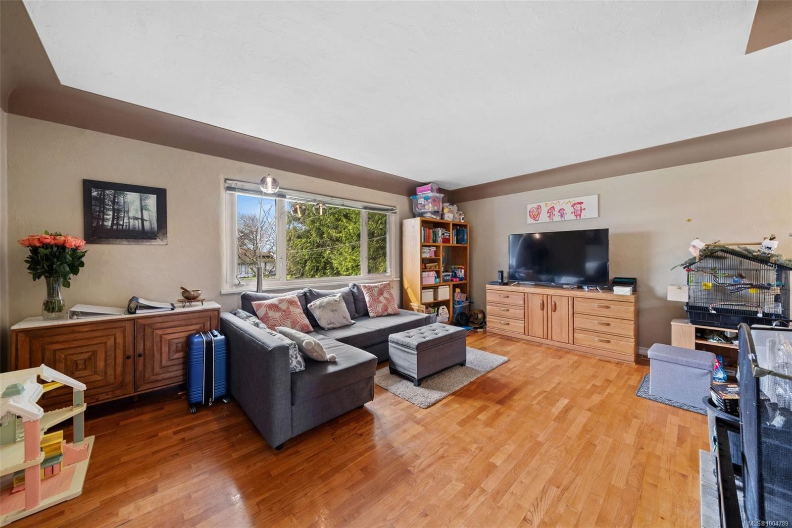 









120


Kamloops

Ave,
Saanich,




BC
V8Z 1W3

