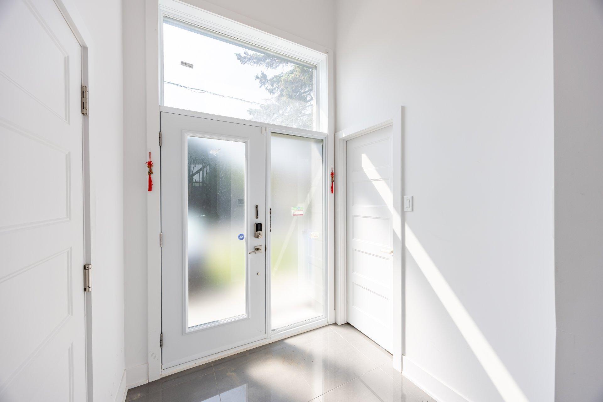









5749


Rue Alain

,
Brossard,




QC
J4Z1H3

