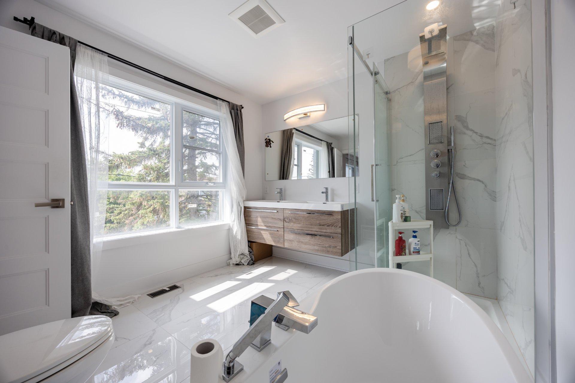 









5749


Rue Alain

,
Brossard,




QC
J4Z1H3


