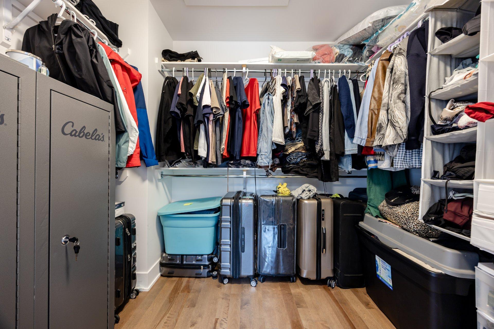 









5749


Rue Alain

,
Brossard,




QC
J4Z1H3

