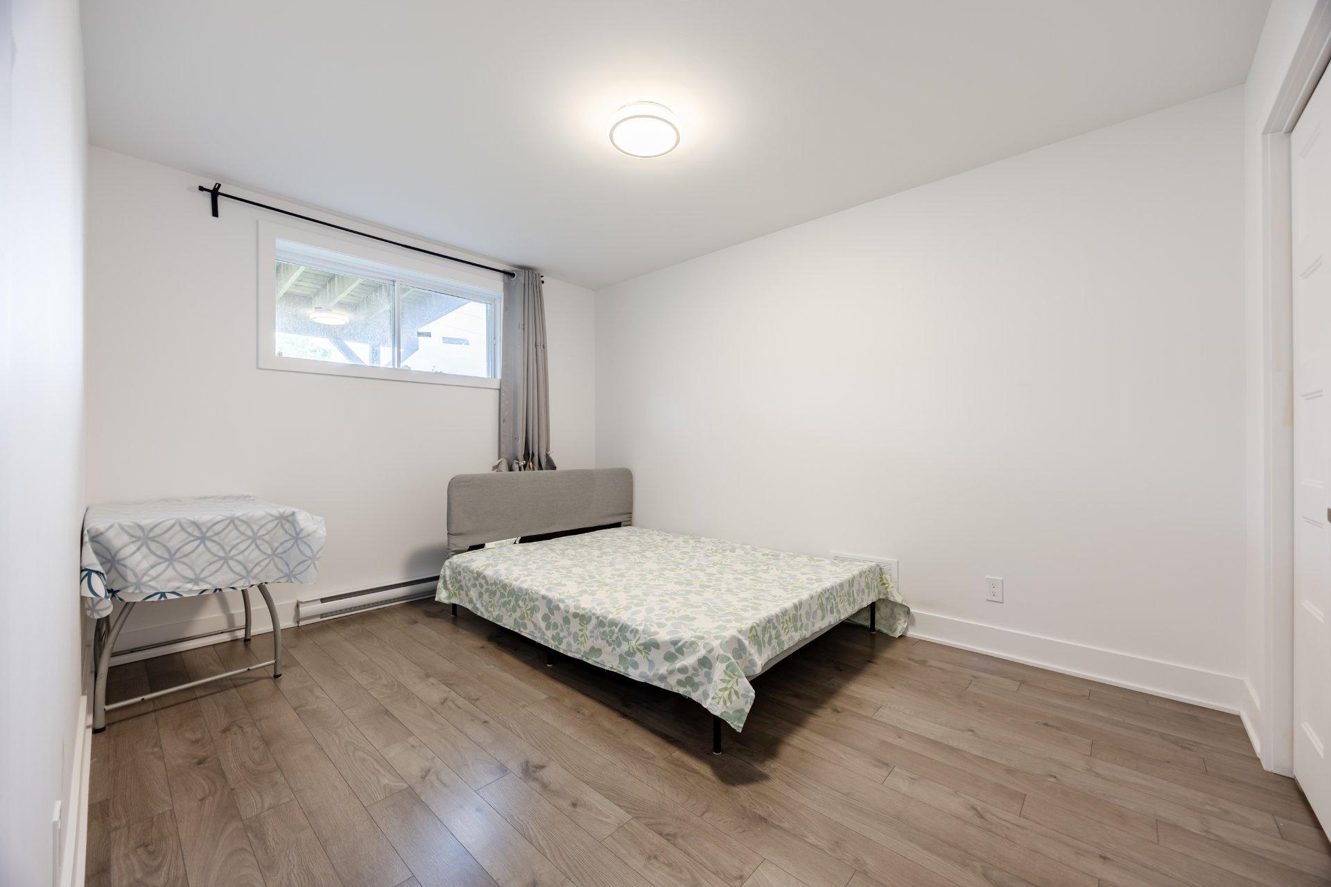 









5749


Rue Alain

,
Brossard,




QC
J4Z1H3

