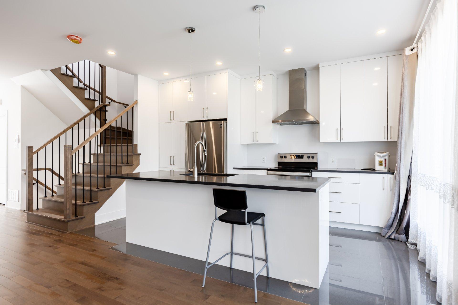 









5749


Rue Alain

,
Brossard,




QC
J4Z1H3

