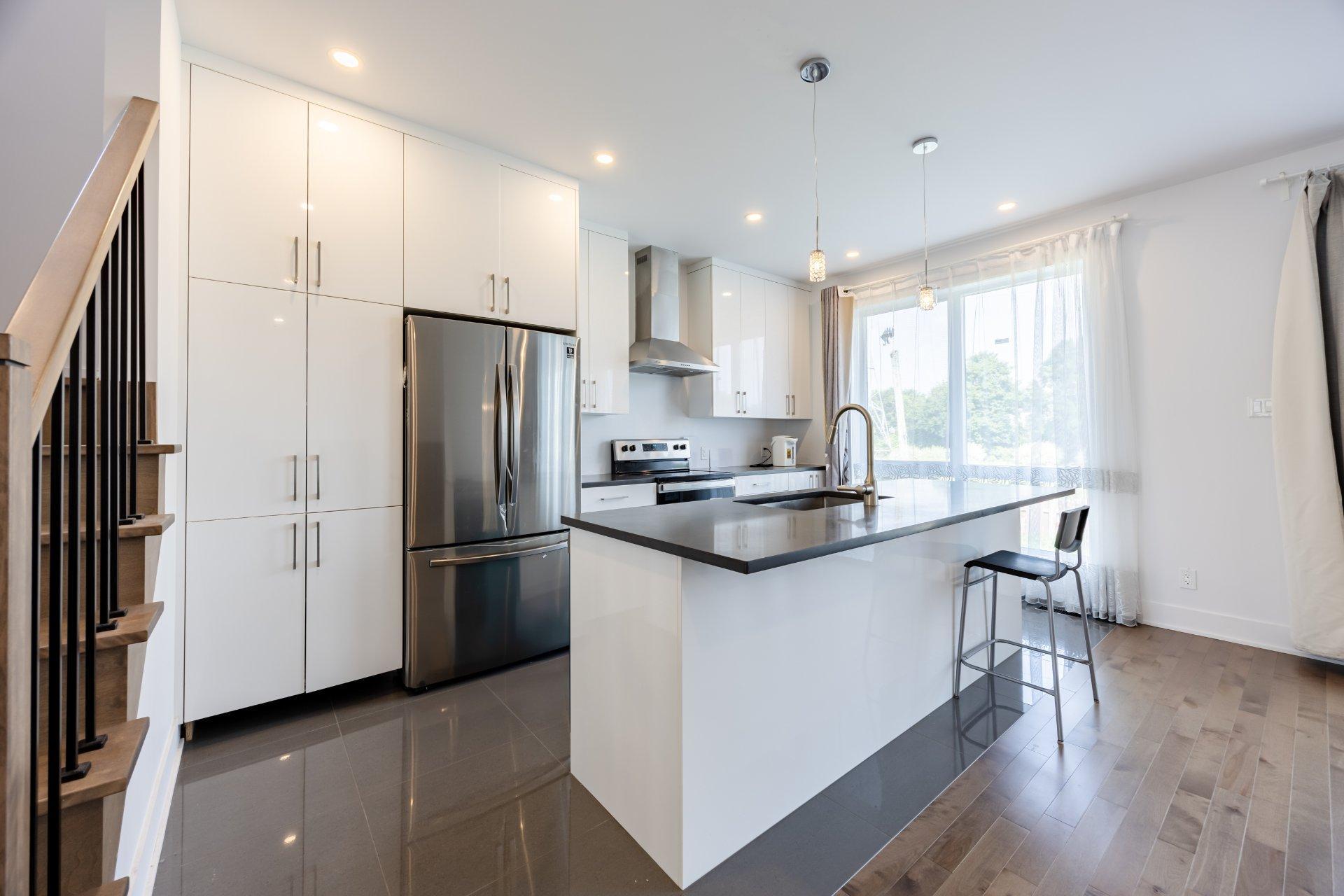 









5749


Rue Alain

,
Brossard,




QC
J4Z1H3

