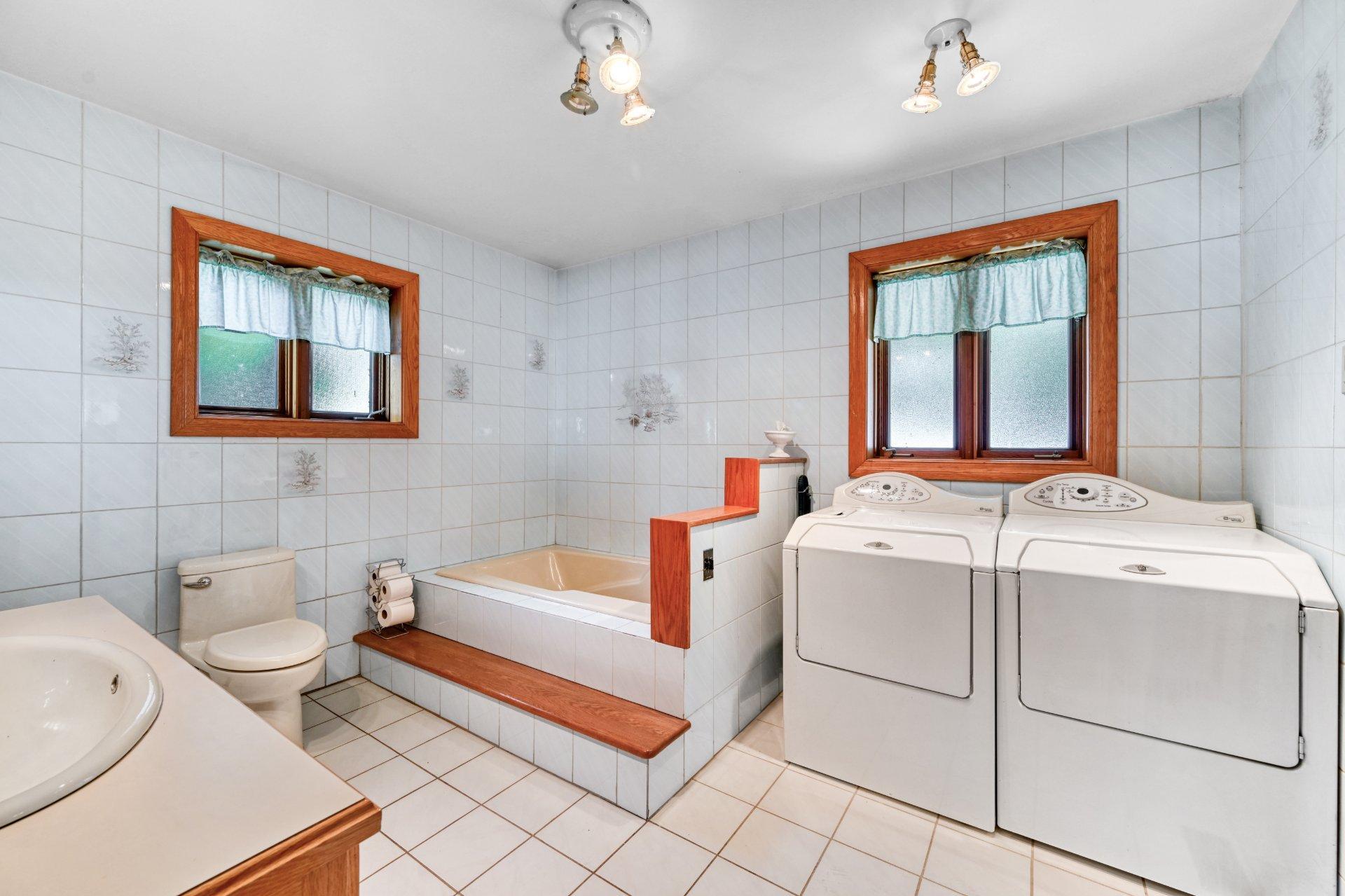 









578


Av. Missisquoi

,
Venise-en-Québec,




QC
J0J2K0

