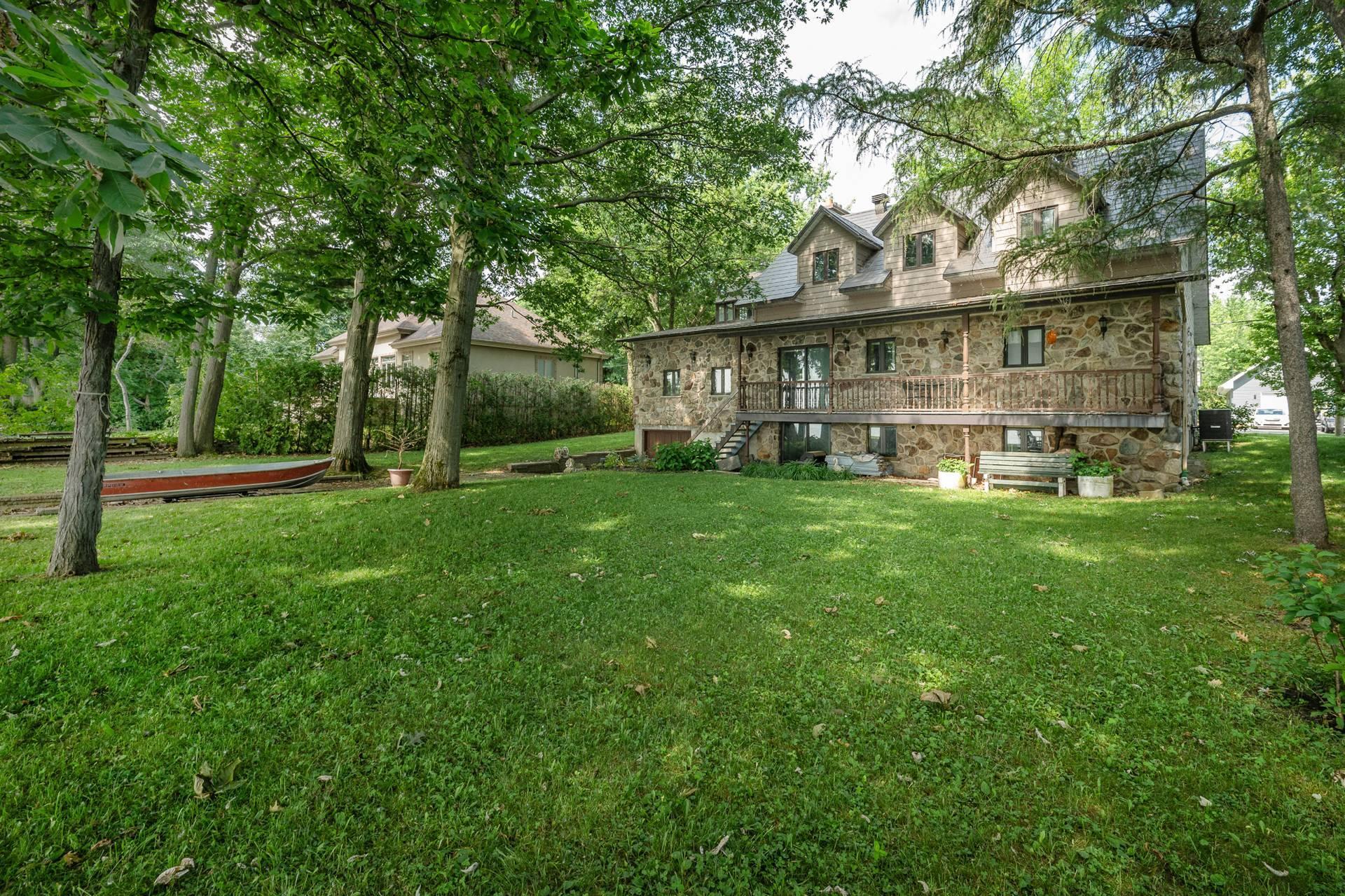 









578


Av. Missisquoi

,
Venise-en-Québec,




QC
J0J2K0


