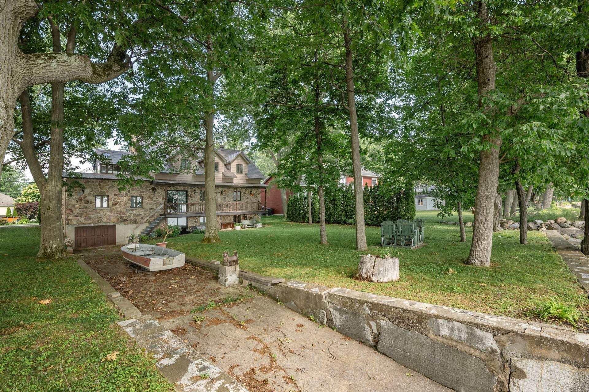 









578


Av. Missisquoi

,
Venise-en-Québec,




QC
J0J2K0

