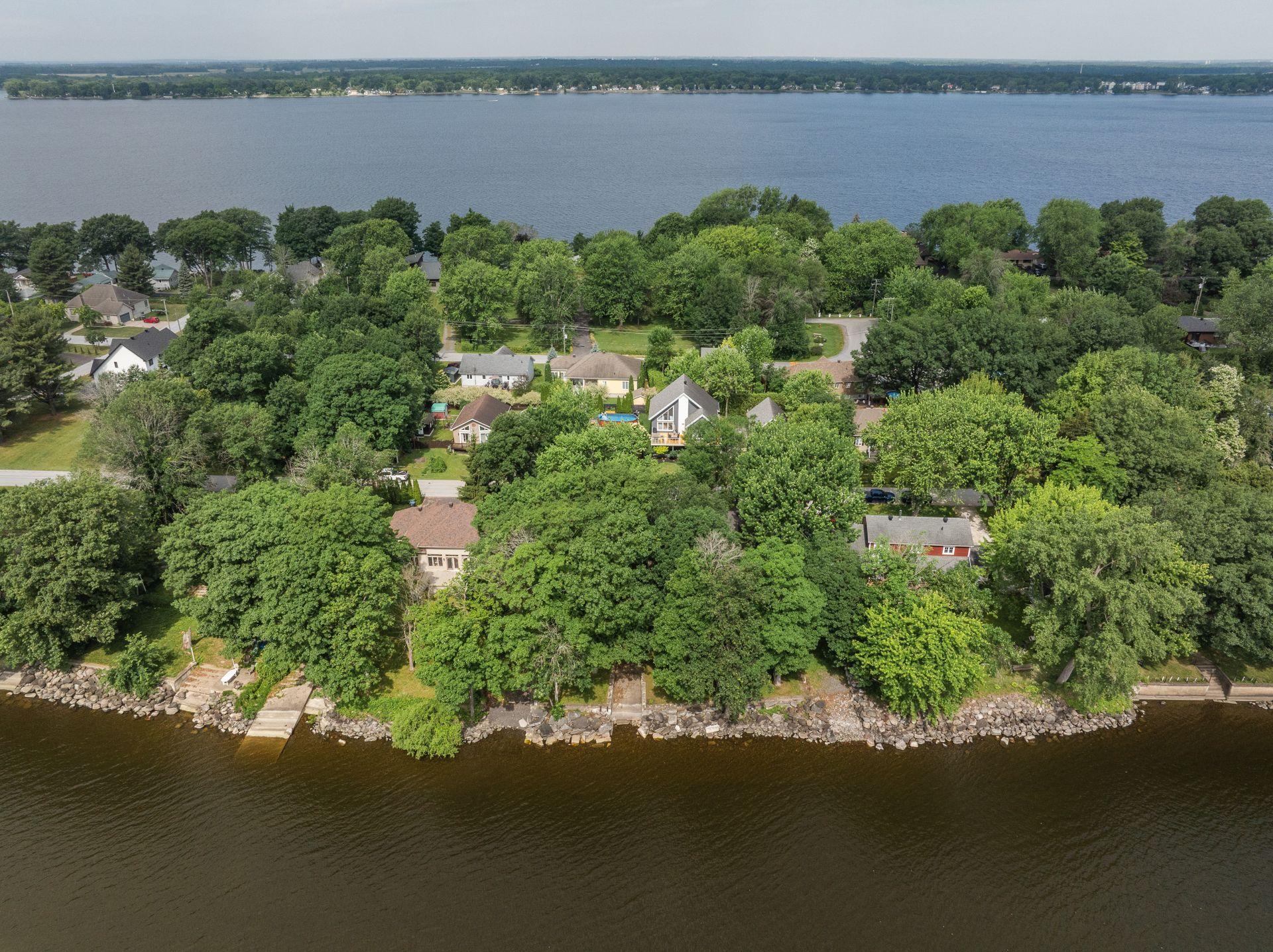 









578


Av. Missisquoi

,
Venise-en-Québec,




QC
J0J2K0

