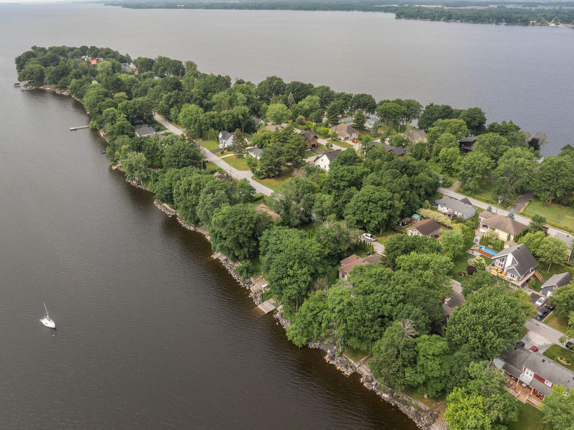 









578


Av. Missisquoi

,
Venise-en-Québec,




QC
J0J2K0

