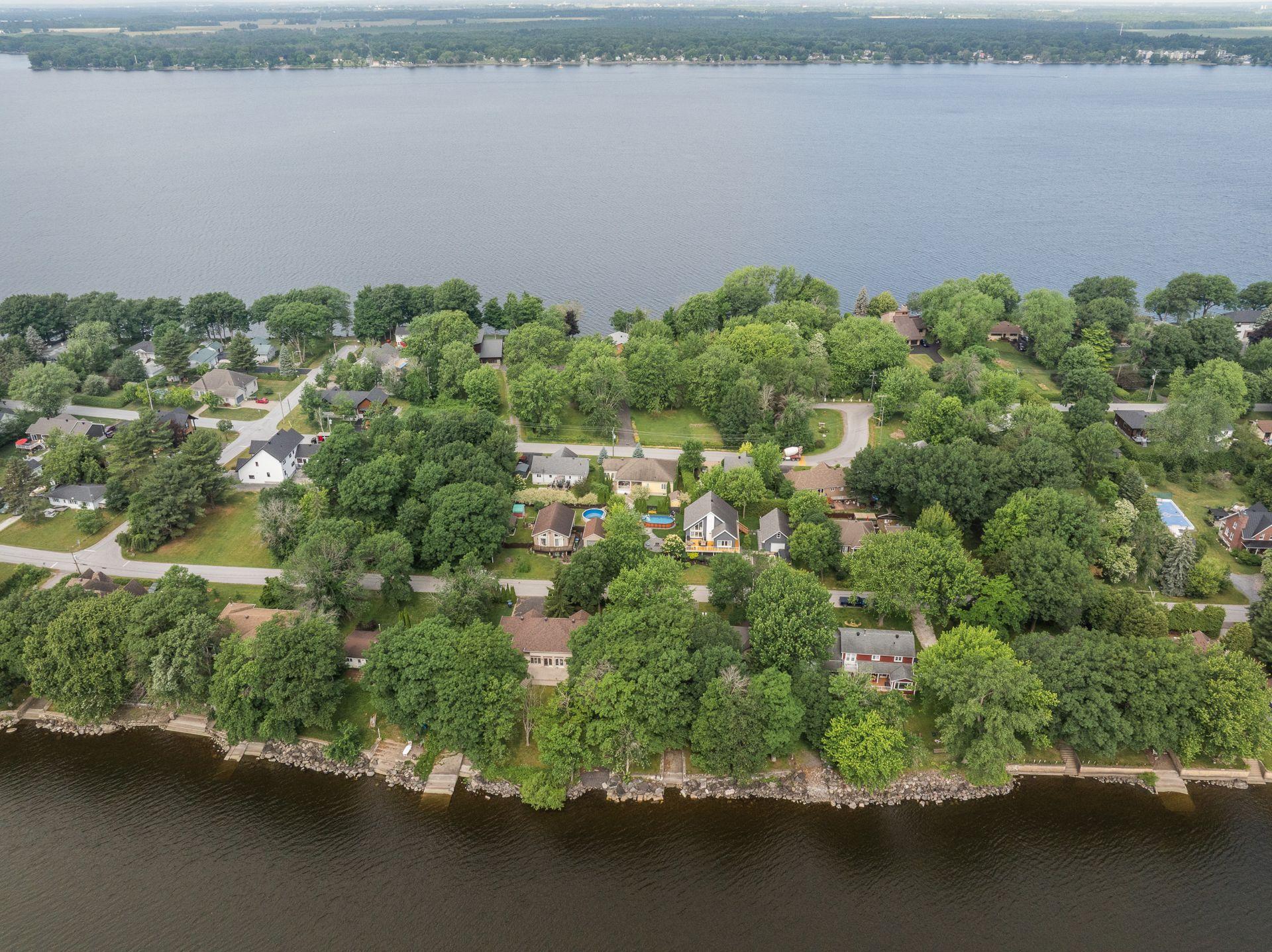 









578


Av. Missisquoi

,
Venise-en-Québec,




QC
J0J2K0

