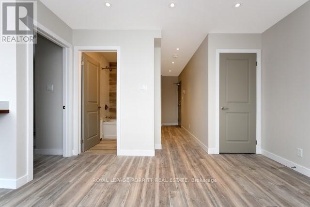 












1 - 3411 LAKE SHORE BOULEVARD W

,
Toronto,




Ontario
M8W1N2

