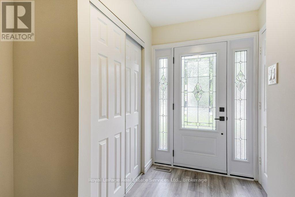












1225 CONSORT CRESCENT

,
Burlington (Palmer),




Ontario
L7M1J8

