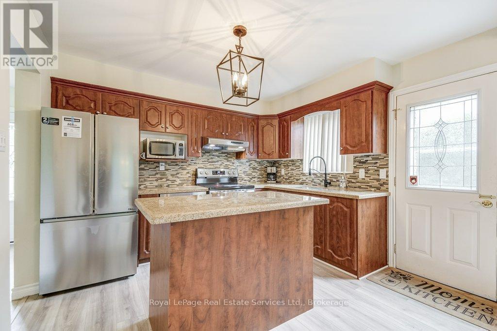 












1225 CONSORT CRESCENT

,
Burlington (Palmer),




Ontario
L7M1J8


