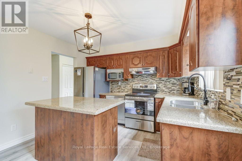 












1225 CONSORT CRESCENT

,
Burlington (Palmer),




Ontario
L7M1J8

