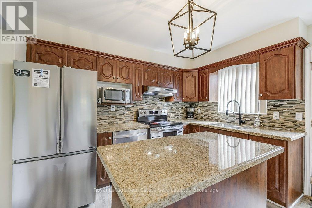 












1225 CONSORT CRESCENT

,
Burlington (Palmer),




Ontario
L7M1J8

