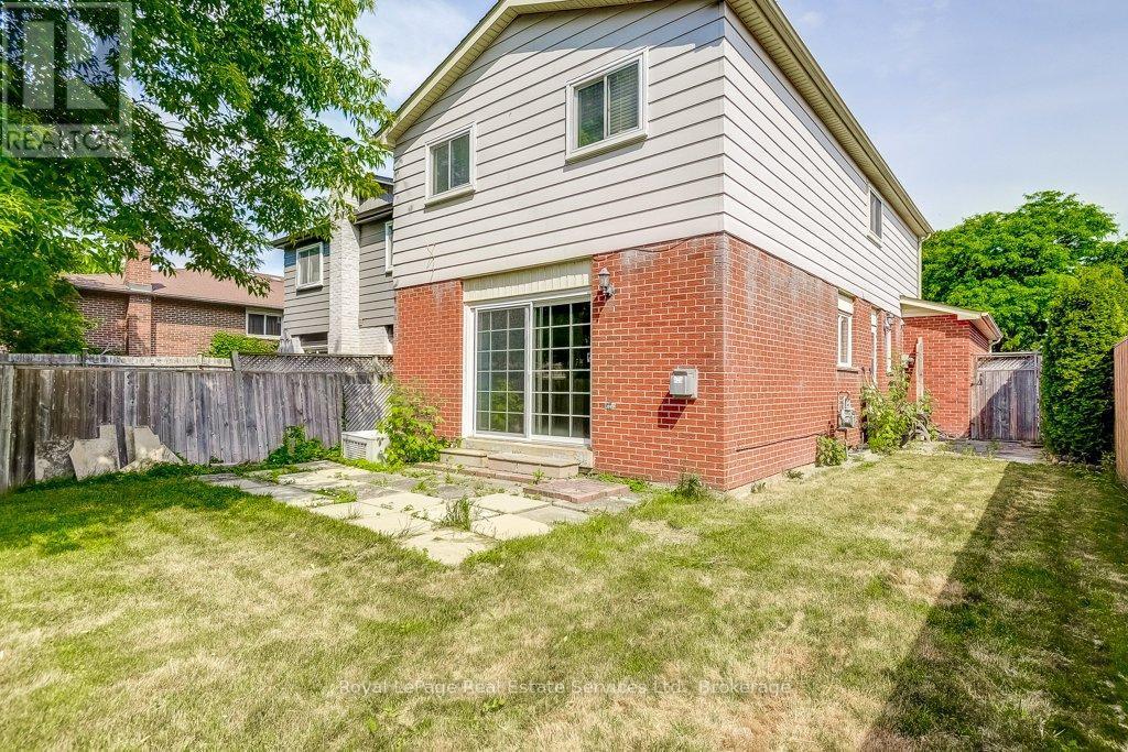 












1225 CONSORT CRESCENT

,
Burlington (Palmer),




Ontario
L7M1J8


