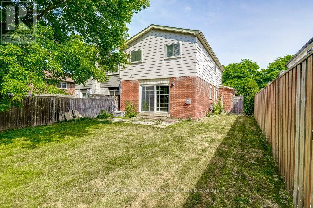 












1225 CONSORT CRESCENT

,
Burlington (Palmer),




Ontario
L7M1J8

