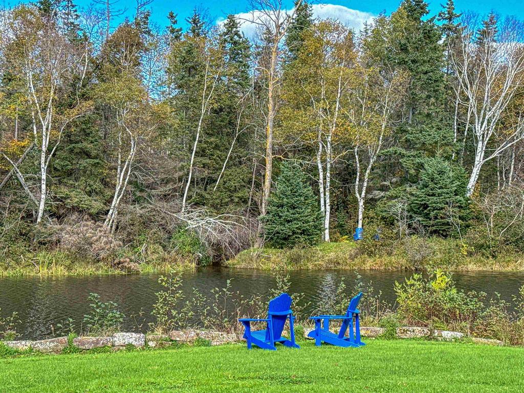 












6123 Route 13

,
New Glasgow,




PE
C0A 1N0

