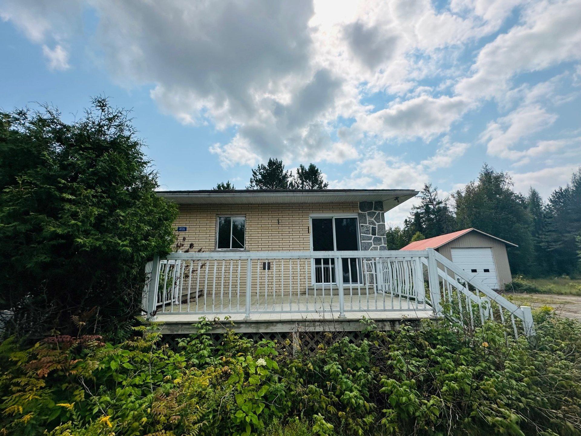 









4726


Route de L'Ascension

,
Rivière-Rouge,




QC
J0T1T0

