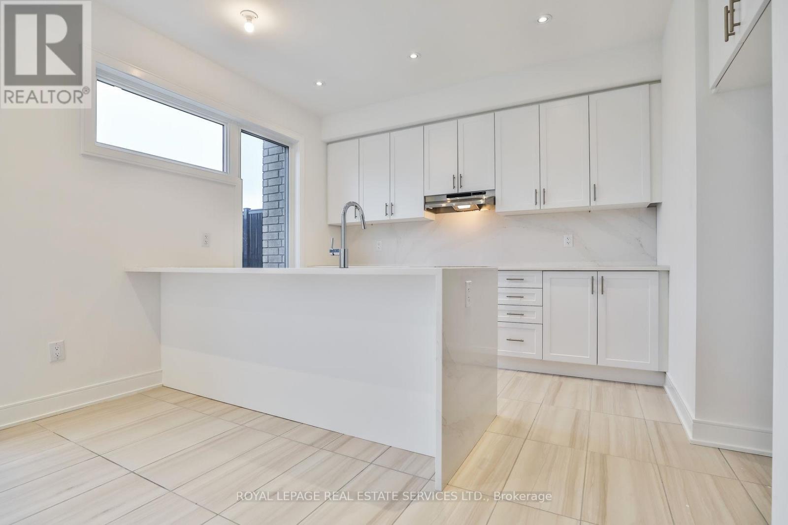 












2491 BADGER CRESCENT

,
Oakville,




Ontario
L6M5M1

