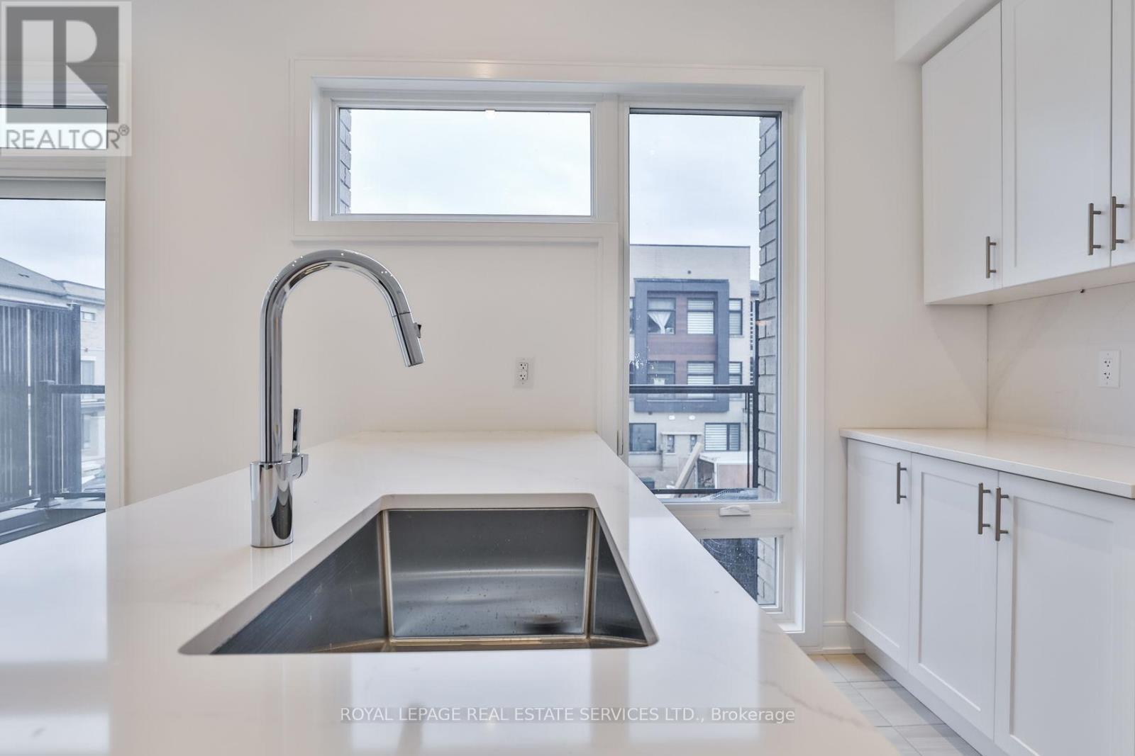 












2491 BADGER CRESCENT

,
Oakville,




Ontario
L6M5M1


