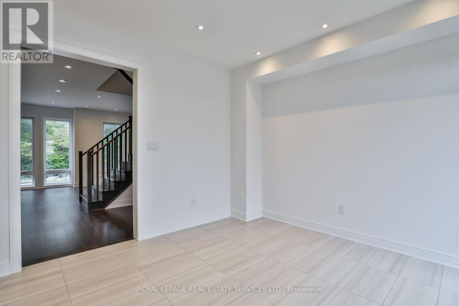 












2491 BADGER CRESCENT

,
Oakville,




Ontario
L6M5M1

