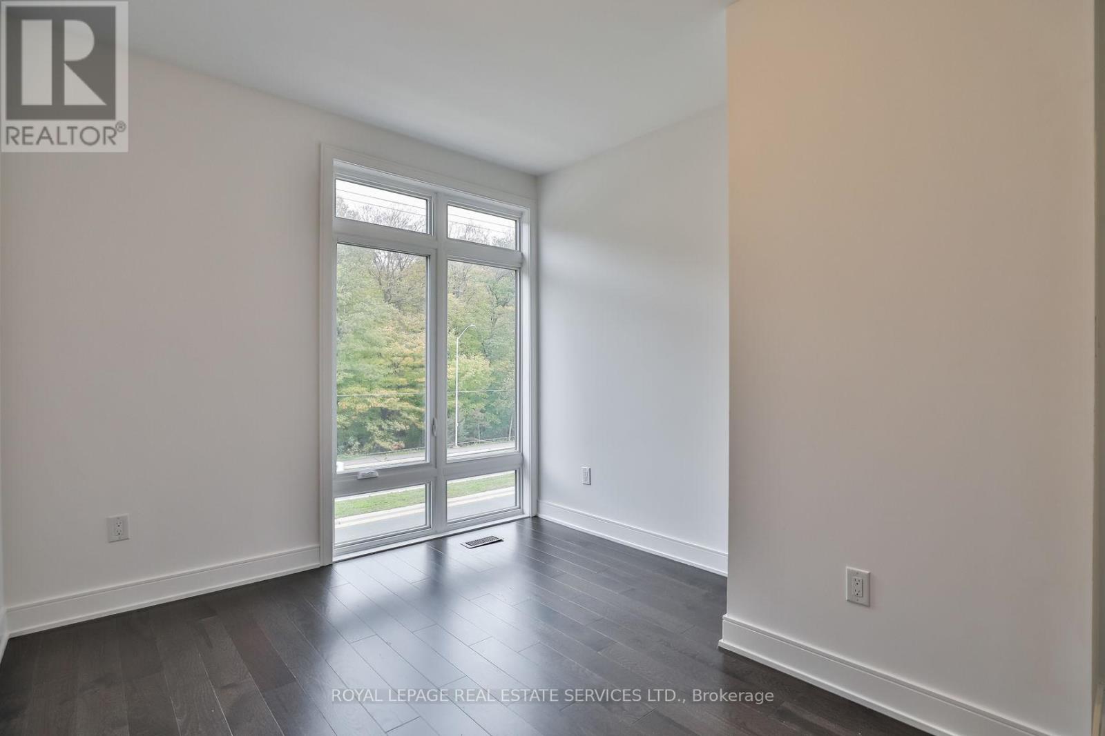 












2491 BADGER CRESCENT

,
Oakville,




Ontario
L6M5M1

