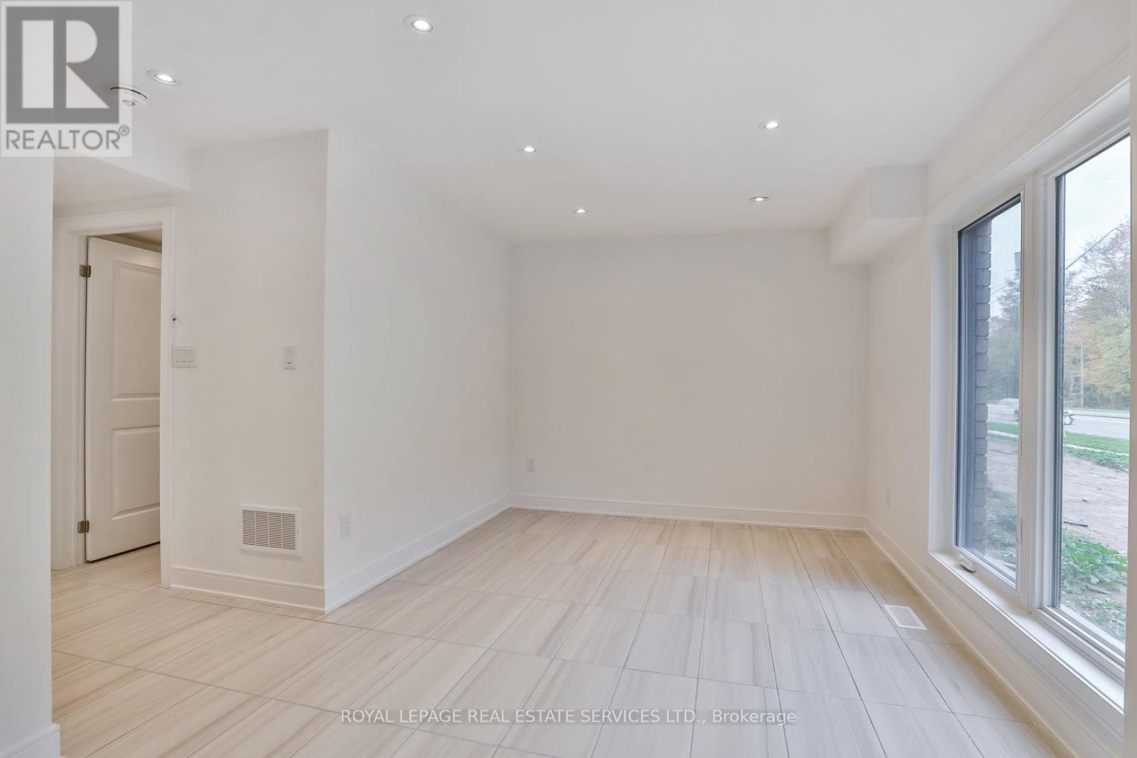 












2491 BADGER CRESCENT

,
Oakville,




Ontario
L6M5M1

