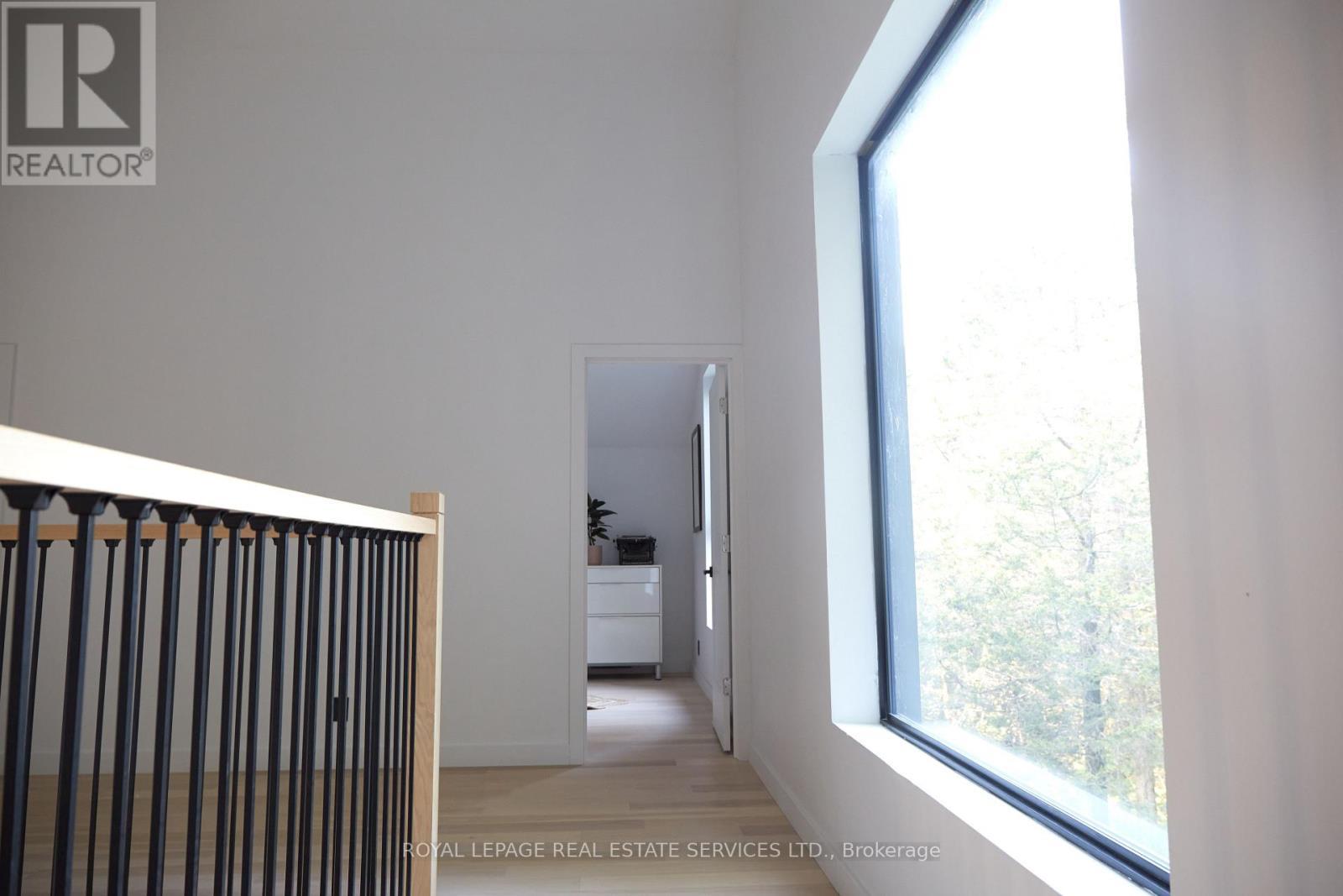 












372 PRINYERS COVE CRESCENT

,
Prince Edward County,




Ontario
K0K2T0

